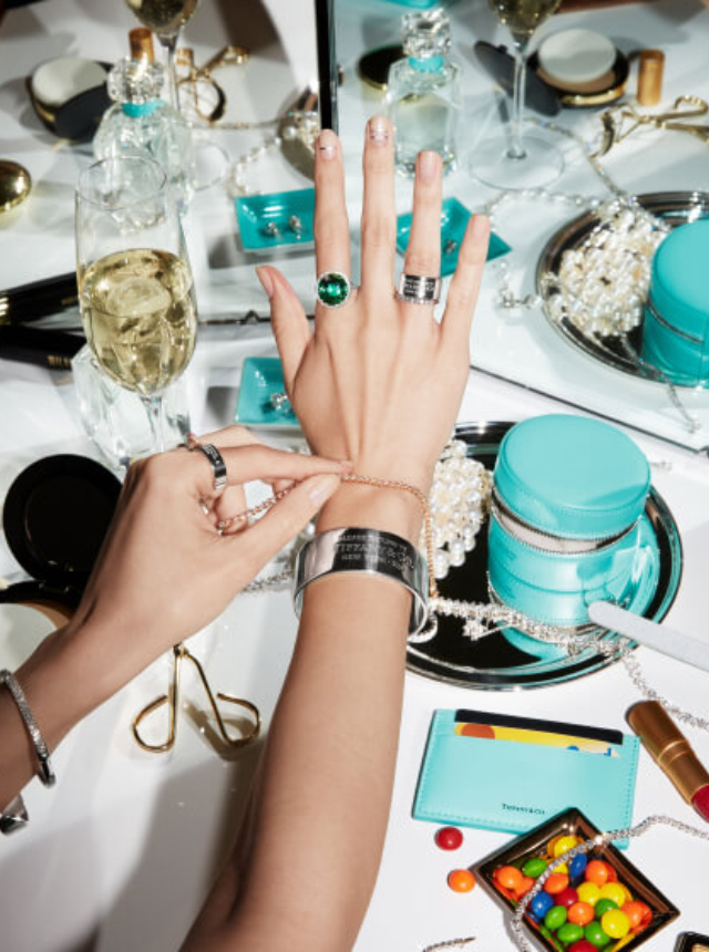 TIFFANY & CO. Iconic Collection